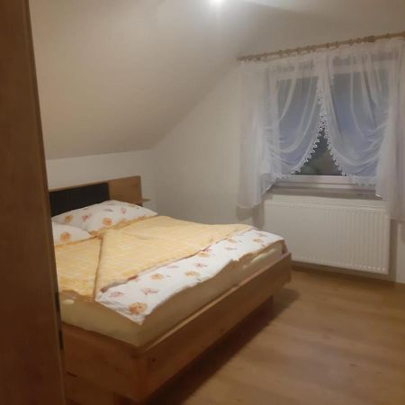 Ferienwohnung Anika Kleinlobming エクステリア 写真