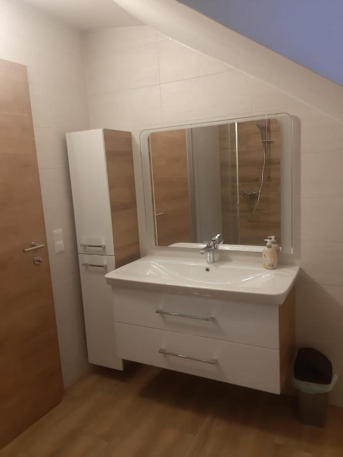 Ferienwohnung Anika Kleinlobming エクステリア 写真